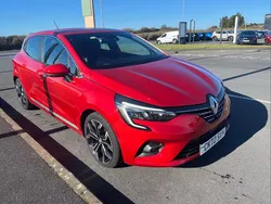 Red Used 2022 Renault Clio V SE Hatchback | £13,795 (Fair price)