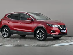 Red Used 2017 Nissan Qashqai N-Connecta SUV | £10,298 (Fair price)
