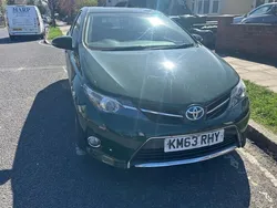 Green Used 2013 Toyota Auris Hybrid Hatchback | £4,790 (Good price)