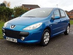 Blue Used 2007 Peugeot 307 Hatchback | £1,895
