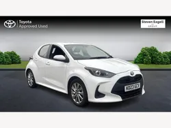 White Used 2023 Toyota Yaris Hybrid Hatchback | £17,185 (Good price)
