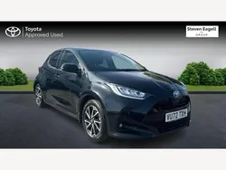 Black Used 2022 Toyota Yaris Hybrid Design Hatchback | £16,817 (Fair price)