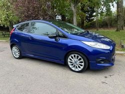 Blue Used 2015 Ford Fiesta Zetec Hatchback | £3,990 (Good price)