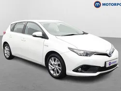 White Used 2018 Toyota Auris Hybrid Hatchback | £12,399 (Fair price)