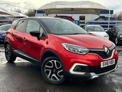 Red/black Used 2018 Renault Captur Dynamique SUV | £6,299 (Fair price)