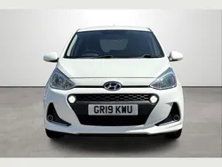 White Used 2019 Hyundai i10 Premium Hatchback | £9,995 (Fair price)