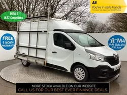 Glacier white Used 2016 Renault Trafic Business Van | £11,995 (Fair price)