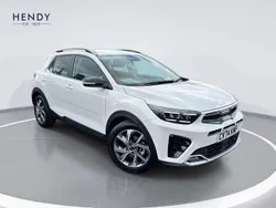 White New 2025 Kia Stonic 4 SUV | £20,999 (Fair price)