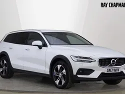 White Used 2022 Volvo V60 CC Estate | £31,490 (Fair price)