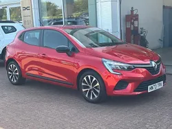 Flame red Used 2023 Renault Clio V Evolution Hatchback | £12,995 (Good price)