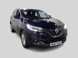 Diamond black Used 2017 Renault Kadjar Dynamique SUV | £7,995 (Fair price)