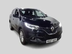 Diamond black Used 2017 Renault Kadjar Dynamique SUV | £7,995 (Fair price)