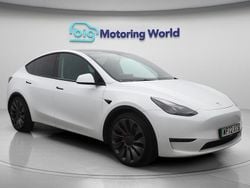 White Used 2022 Tesla Model Y Performance SUV | £24,700 (Good price)