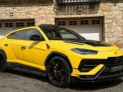 Black Used 2023 Lamborghini Urus SUV | £199,995 (Super price)