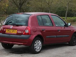Red Used 2003 Renault Clio II Expression Hatchback | £1,490 (Good price)