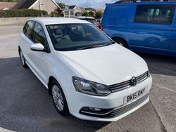 White Used 2015 VW Polo SE Hatchback | £7,350 (Fair price)