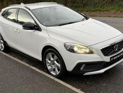 White Used 2014 Volvo V40 CC Estate | £7,995 (Fair price)
