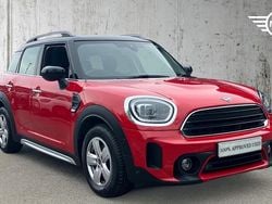 Chili red Used 2022 Mini Cooper Countryman Classic SUV | £19,450 (Fair price)
