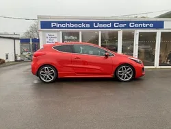 Red Used 2017 Kia ProCeed Hatchback | £9,495 (A bit pricey)