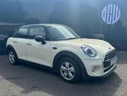White Used 2019 Mini Cooper Classic Hatchback | £9,200 (Fair price)