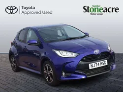Blue Used 2024 Toyota Yaris Hybrid Design Hatchback | £20,000 (Fair price)