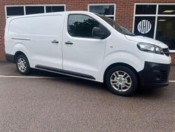 White Used 2020 Vauxhall Vivaro S Van | £8,300 (Good price)