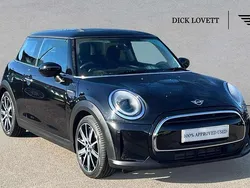 Black Used 2022 Mini Cooper Classic Hatchback | £15,595 (Fair price)