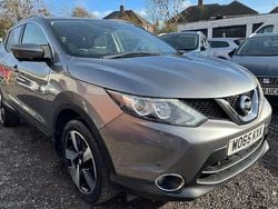 Grey Used 2016 Nissan Qashqai N-Connecta SUV | £6,495 (Good price)