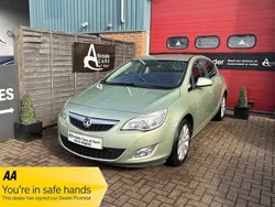 Green Used 2011 Vauxhall Astra Elite Hatchback | £5,495 (Fair price)