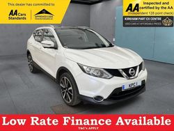 White Used 2015 Nissan Qashqai S SUV | £8,995 (Fair price)