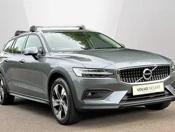 Used 2019 Volvo V60 CC Estate | £25,990 (Fair price)