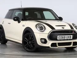 White Used 2018 Mini Cooper S Hatch Hatchback | £14,000 (Fair price)