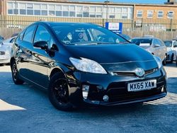 Black Used 2015 Toyota Prius T3 Hatchback | £5,495 (Fair price)