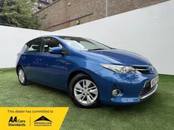 Blue Used 2013 Toyota Auris Hybrid Hatchback | £6,495 (Fair price)