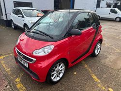 Red Used 2014 Smart ForTwo Coupé Passion Coupe | £6,295 (A bit pricey)