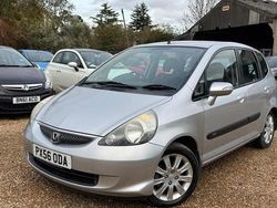 Silver Used 2006 Honda Jazz SE Hatchback | £2,999 (Fair price)