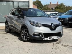 Silver/black Used 2016 Renault Captur Signature SUV | £10,295 (A bit pricey)