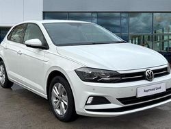 Pure white Used 2019 VW Polo SE Hatchback | £11,980 (Fair price)