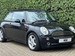 Black Used 2006 Mini Cooper Hatch Hatchback | £5,999