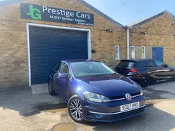 Blue Used 2017 VW Golf VII SE Hatchback | £9,650 (Fair price)