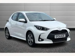 White Used 2024 Toyota Yaris Hybrid Hatchback | £17,870 (Good price)