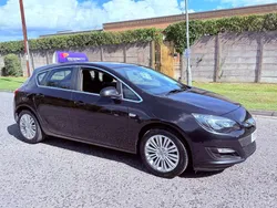 Black Used 2015 Vauxhall Astra Excite Hatchback | £2,799 (Good price)