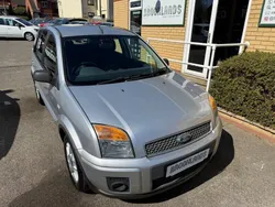 Moondust silver Used 2008 Ford Fusion Zetec Hatchback | £2,995 (Fair price)