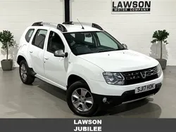 White Used 2017 Dacia Duster Lauréate SUV | £8,490 (Fair price)
