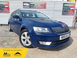 Blue Used 2015 Skoda Octavia GreenLine Estate | £5,250 (Expensive)