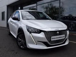 White Used 2022 Peugeot e-208 Allure+ Hatchback | £13,285 (Fair price)