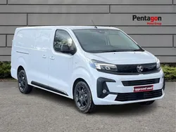 Solid kaolin white New 2024 Vauxhall Vivaro Van | £21,995 (Fair price)