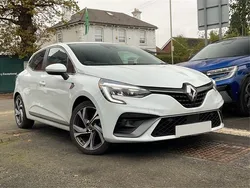 Quartz white Used 2020 Renault Clio V RS Line Hatchback | £14,800 (Fair price)