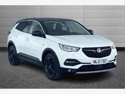Pearl white Used 2021 Vauxhall Grandland X SRi SUV | £12,475 (Good price)