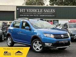 Blue Used 2015 Dacia Sandero Lauréate Hatchback | £6,595 (Fair price)
